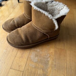 UGG Chestnut Brown Shearling Lined Winter Boots